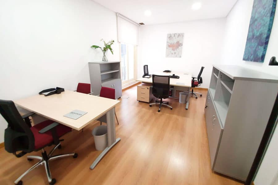 Coworking is a place shared by professionals from different sectors and companies.