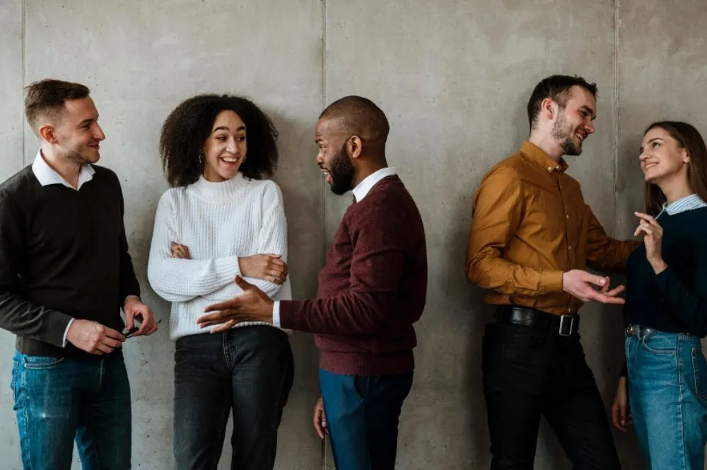 Networking: cómo construir relaciones que impulsen el crecimiento de tu emprendimiento.
