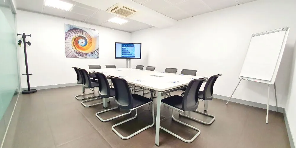 8 Consejos clave al alquilar una sala de reunión en Madrid