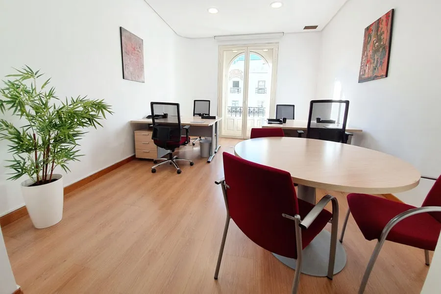 Flexible Offices are workspaces that are characterized by flexibility in size or contracting time.