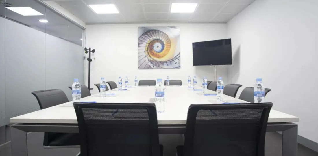 Sala de juntas para 12 personas