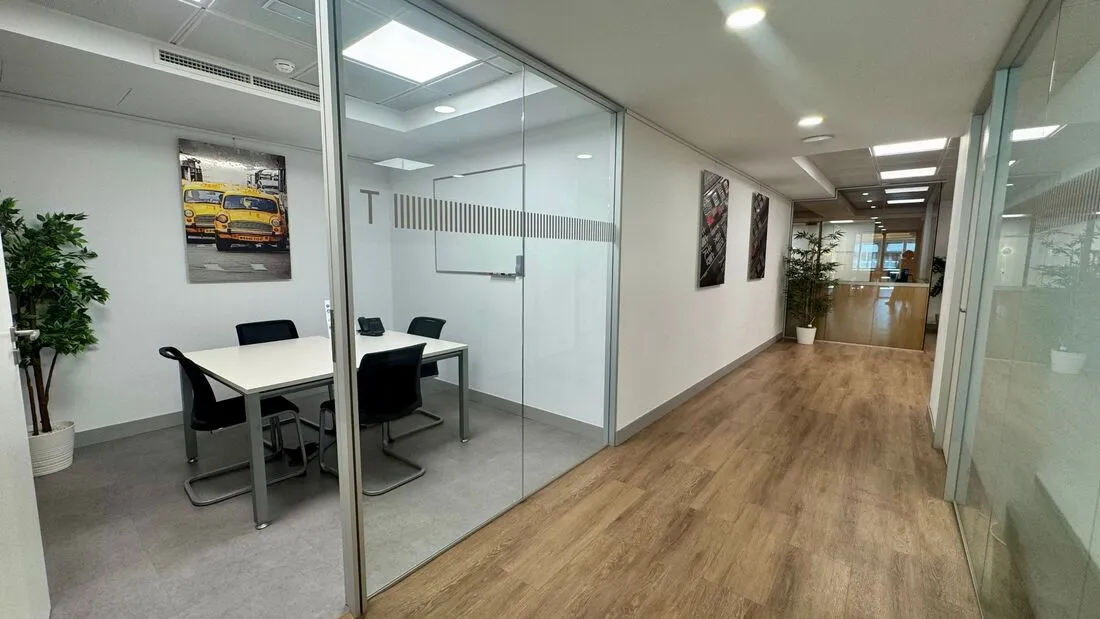 ¿Por qué cada vez más empresas alquilan salas de reuniones en espacios de coworking?