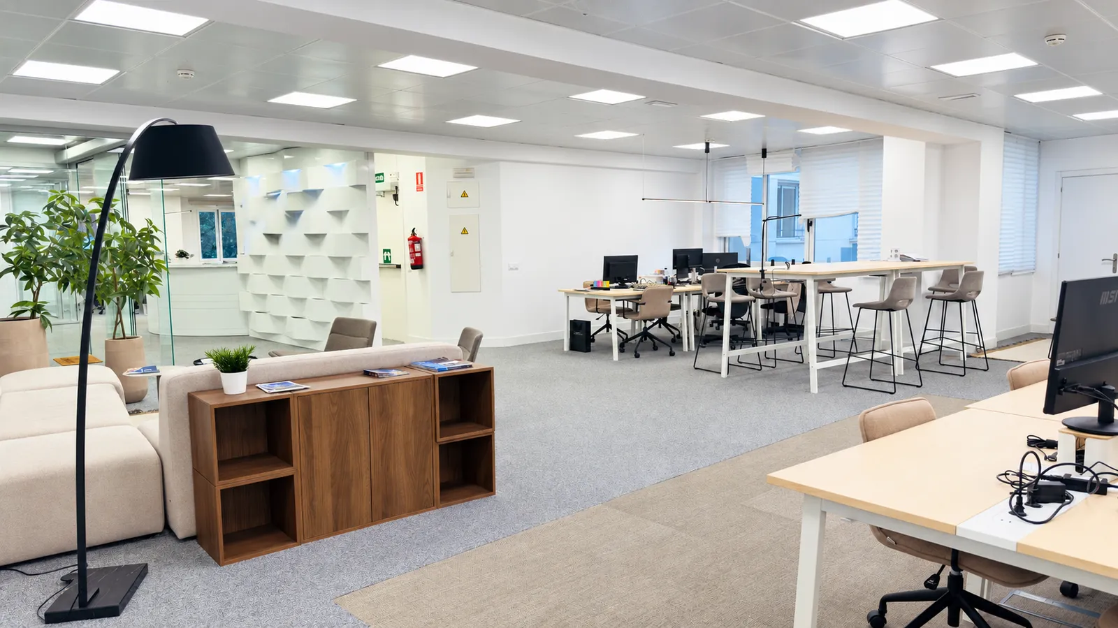 Traditional lease office in Recoletos · Paseo de Recoletos 16 · Current fit-out · lounge area