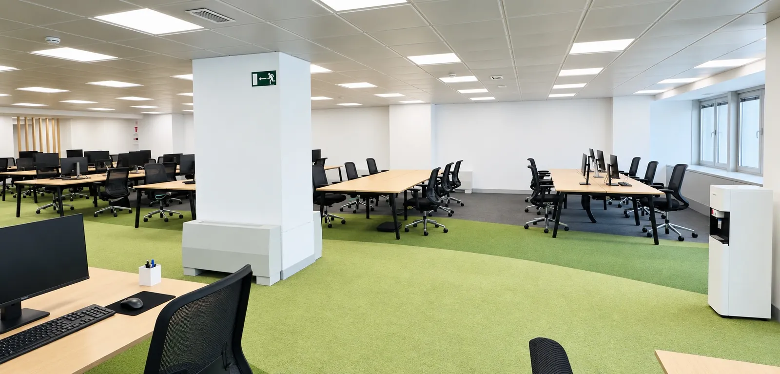 Traditional lease office in Azca · Plaza Carlos Trías Bertrán 4 · Current fit-out · workstations
