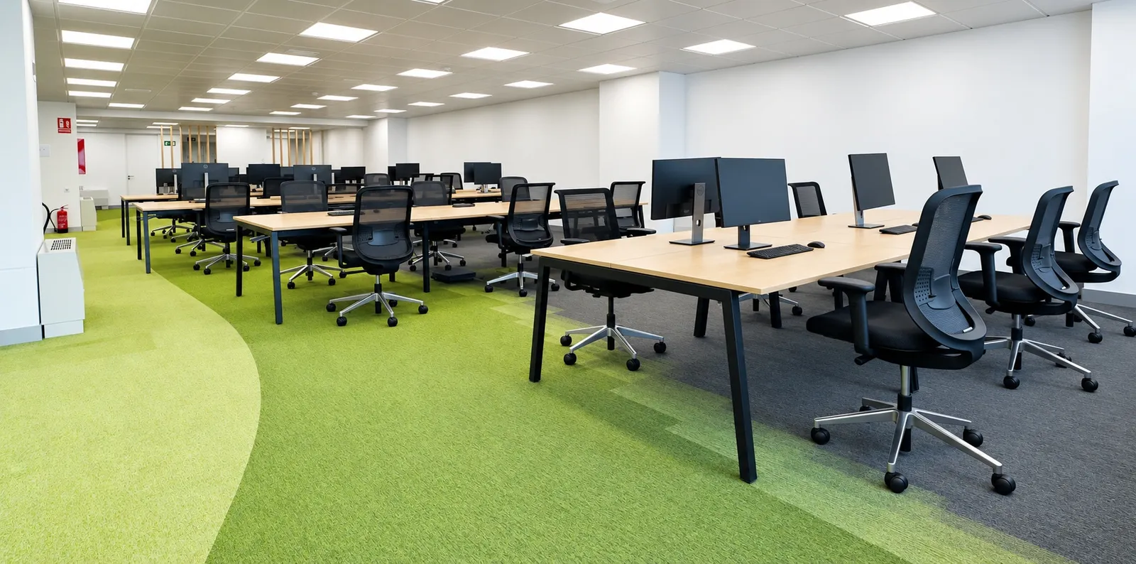 Traditional lease office in Azca · Plaza Carlos Trías Bertrán 4 · Current fit-out · workstations