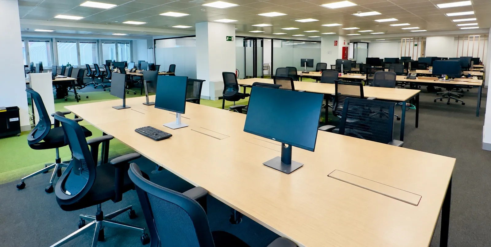 Traditional lease office in Azca · Plaza Carlos Trías Bertrán 4 · Current fit-out · workstations
