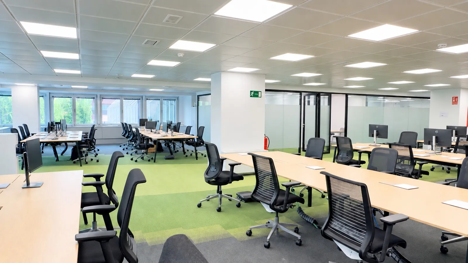 Traditional lease office in Azca · Plaza Carlos Trías Bertrán 4 · Current fit-out · workstations