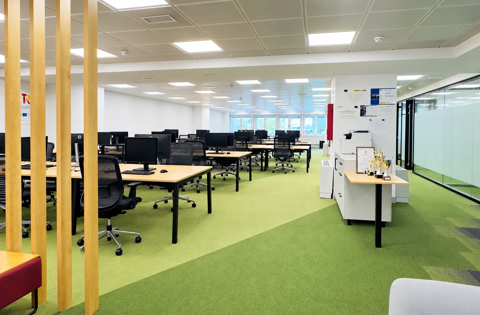 Traditional lease office in Azca · Plaza Carlos Trías Bertrán 4 · Current fit-out · workstations
