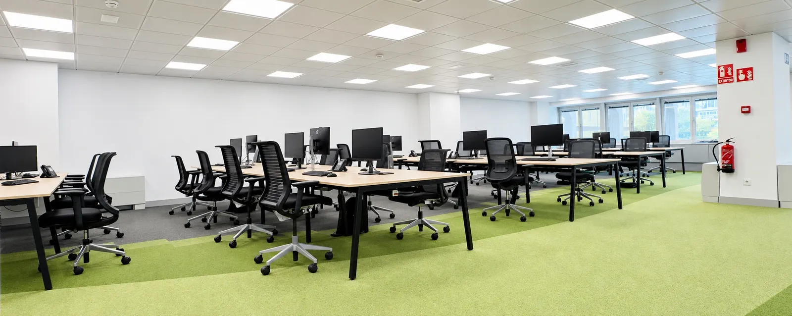 Traditional lease office in Azca · Plaza Carlos Trías Bertrán 4 · Current fit-out · workstations