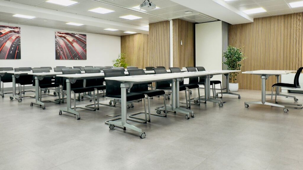 Alquiler Oficinas en Azca Alquiler de salas en Cuzco Alquiler de Salas en Azca aulas de formación en madrid - alquiler de salas en madrid Mejores espacios para reuniones en Madrid