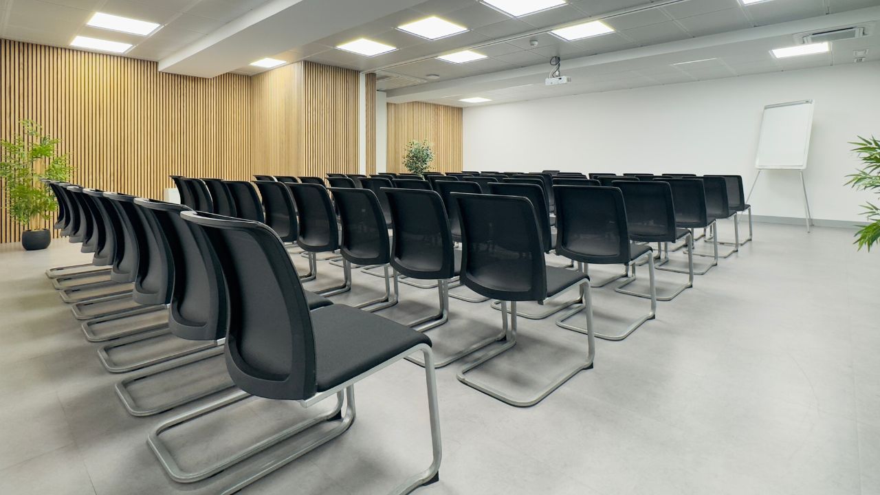 aulas de formación en madrid - alquiler de salas en madrid