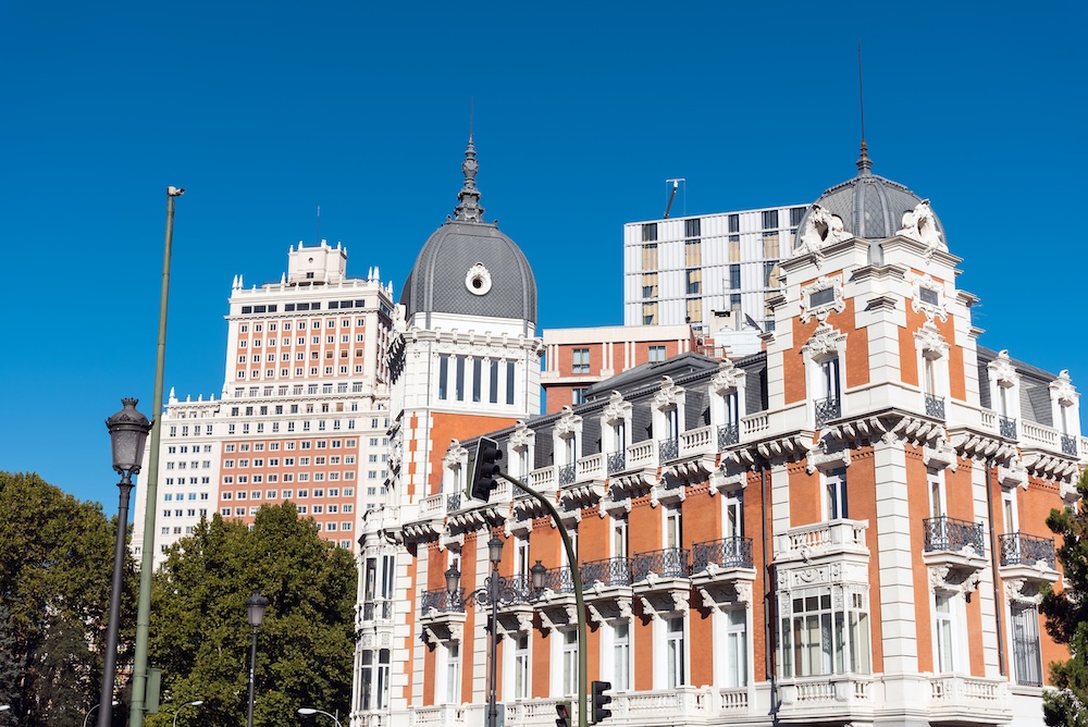 Razones para alquilar una oficina para abrir filial en España